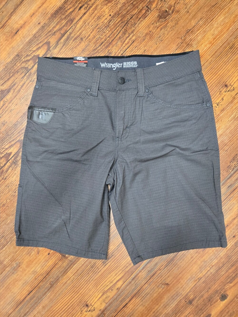 wrangler womens Riggs carpenter short 8 tuff pockets outdoor work reflective
